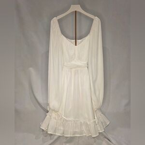 Elegant White Long Sleeve Dress